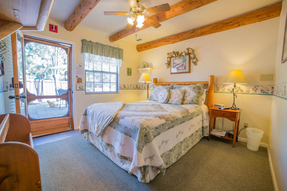 Nature'S Inn Bed And Breakfast Оане Екстериор снимка